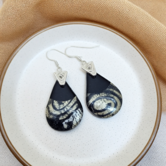 Classic Teardrop Polymer Clay Earrings – Effortless Comfort