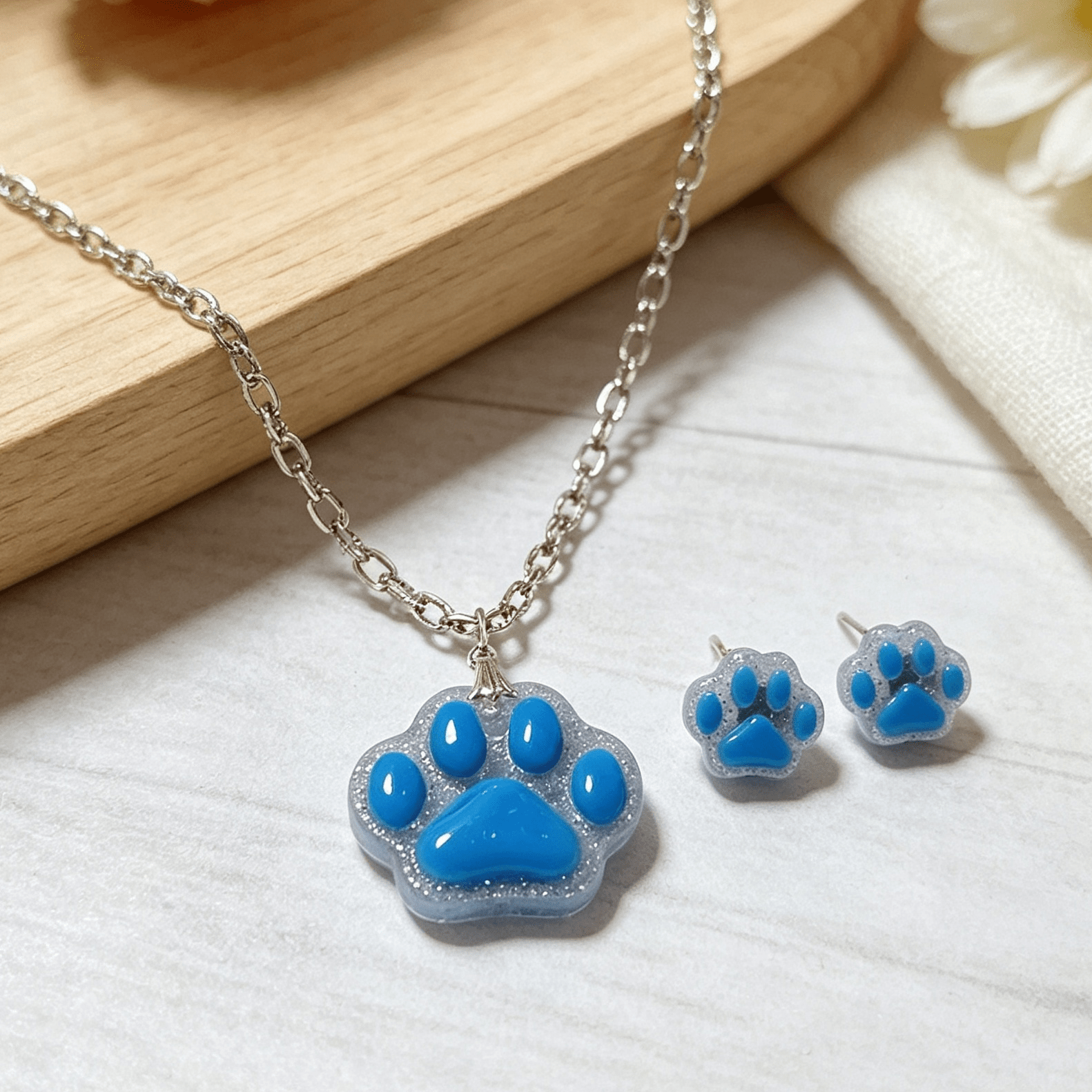 Resin Paw Print Necklace & Earrings Set – Blue Glitter